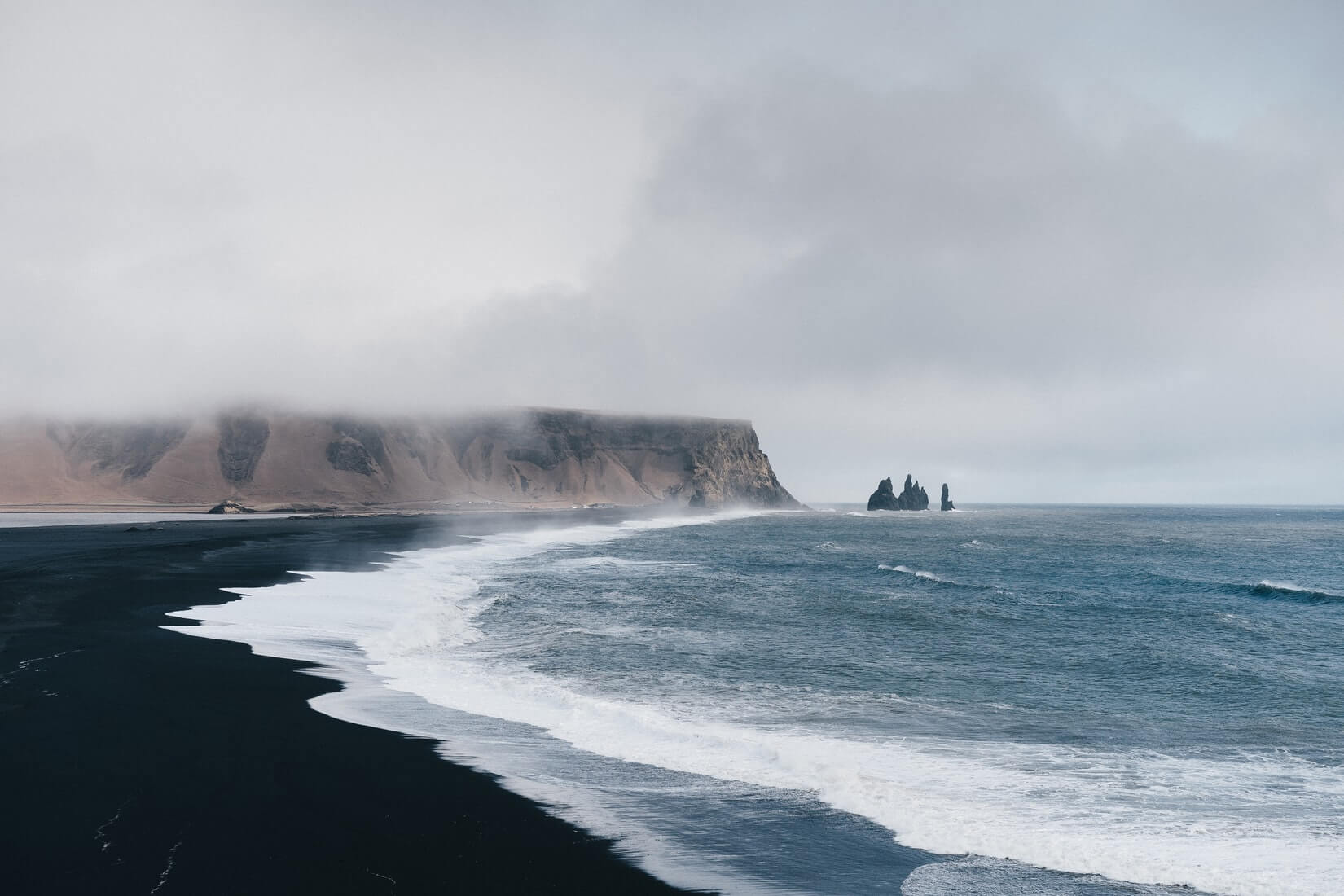 Исландия открыта: въехать туда сложно, добраться — ещё сложнее