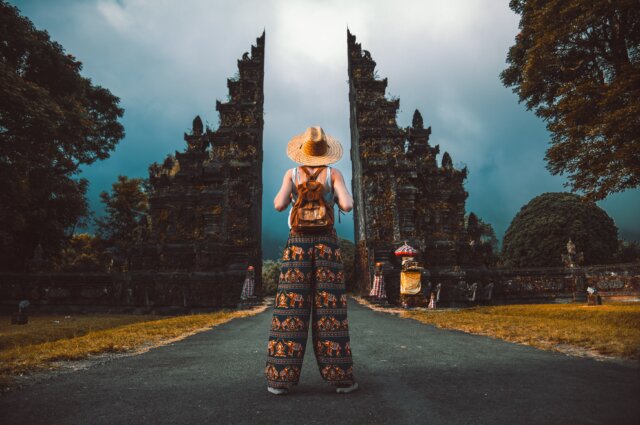 Бали хочет открыться для туристов. Но сначала они избавятся от бэкпэкеров