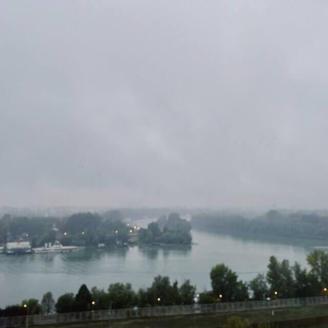 Туманный Белград